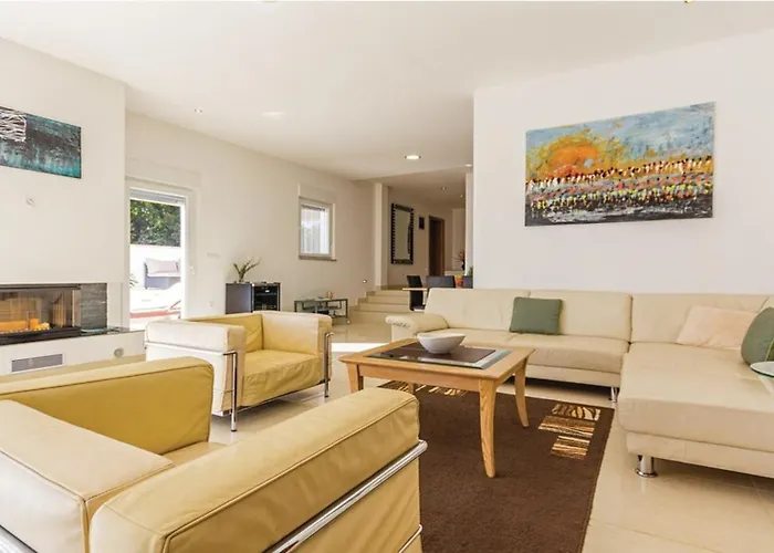 Villamorningview